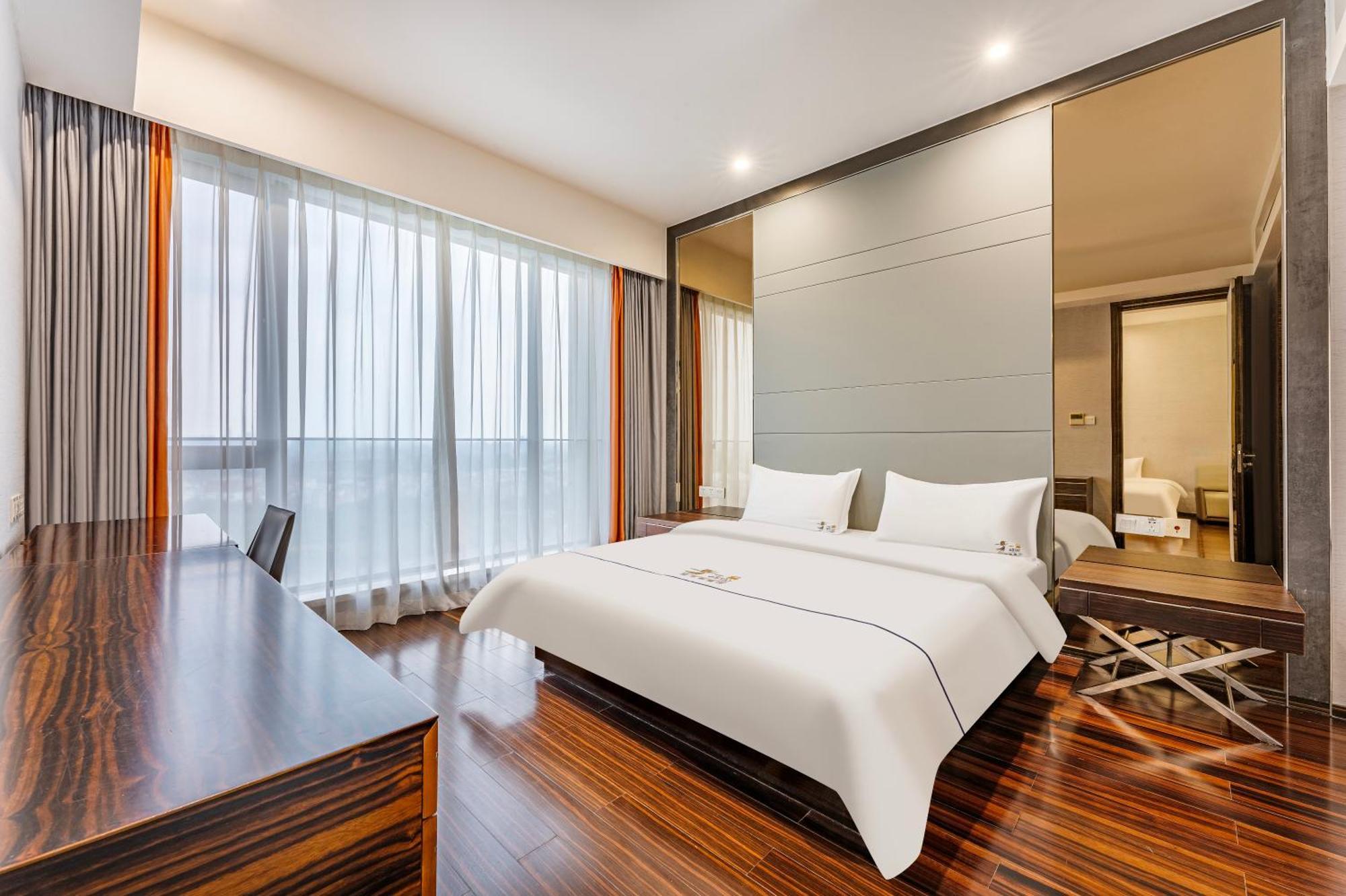 Estay Residence-Poly World Trade Center Cantón Exterior foto